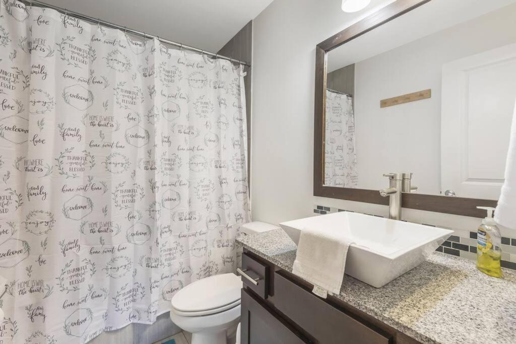 Cozy 2 Bed Townhome Near The Hospital Лафаєт Екстер'єр фото